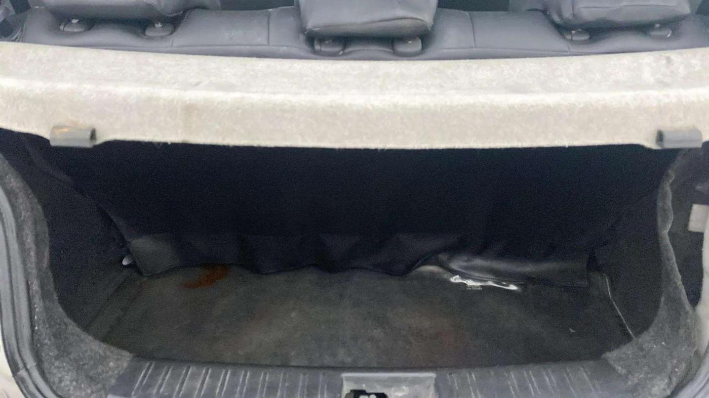 2016 Mahindra Kuv100 K8 D 6 STR, Diesel, Manual, 87,092 km, Boot Inside