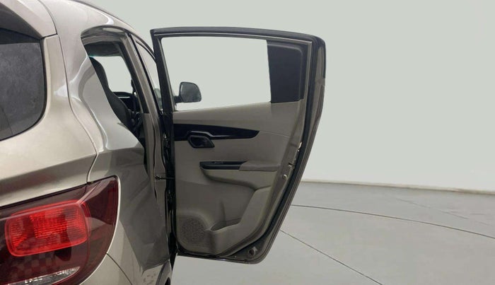 2016 Mahindra Kuv100 K8 D 6 STR, Diesel, Manual, 87,092 km, RHS Rear Door