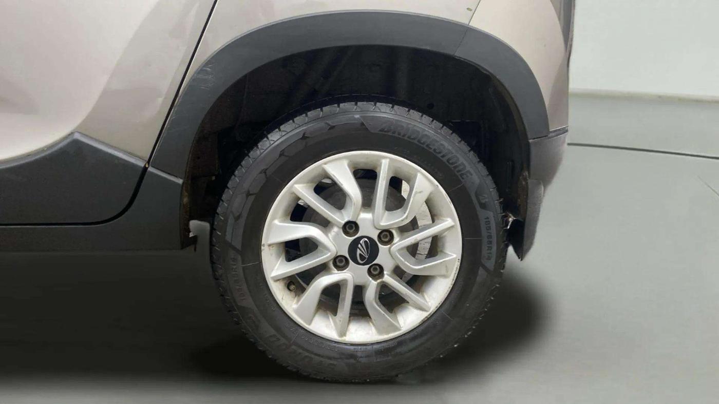 2016 Mahindra Kuv100 K8 D 6 STR, Diesel, Manual, 87,092 km, Left Rear Wheel