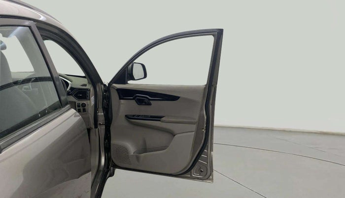 2016 Mahindra Kuv100 K8 D 6 STR, Diesel, Manual, 87,092 km, RHS Front Door