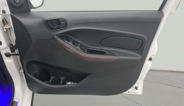 2020 Ford FREESTYLE TITANIUM 1.2 PETROL, Petrol, Manual, 72,616 km, Driver Side Door Panels Control