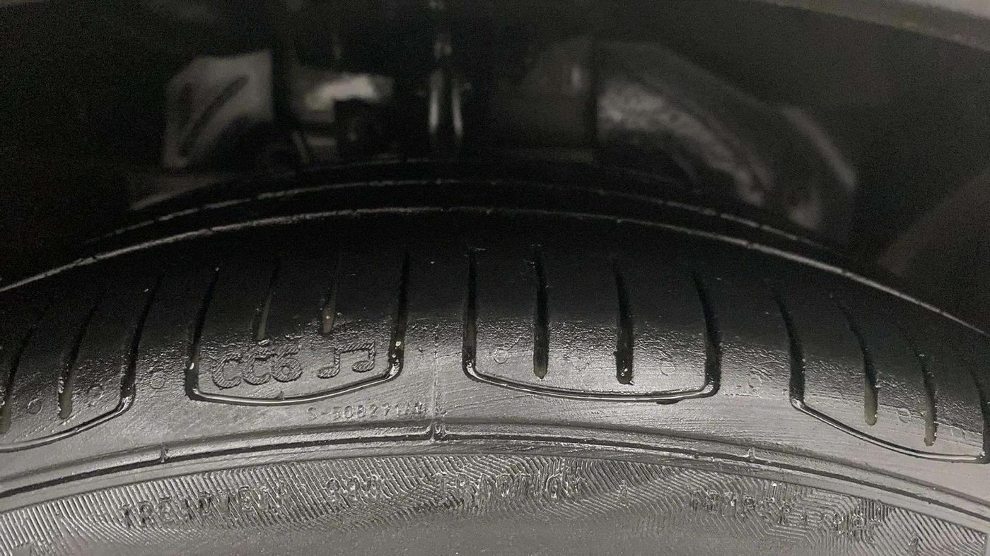 2020 Ford FREESTYLE TITANIUM 1.2 PETROL, Petrol, Manual, 72,705 km, Right Front Tyre Tread