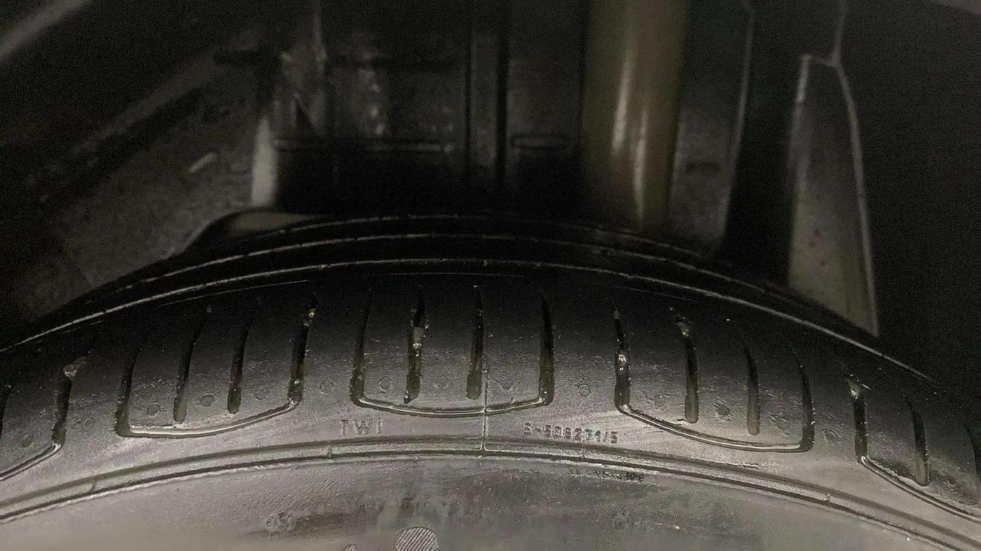 2020 Ford FREESTYLE TITANIUM 1.2 PETROL, Petrol, Manual, 72,705 km, Left Rear Tyre Tread