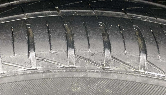 2021 Renault Kwid RXL, Petrol, Manual, 39,928 km, Left Front Tyre Tread