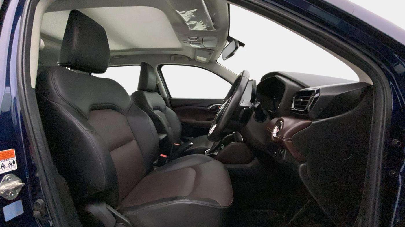 2022 Maruti Grand Vitara ALPHA SMART HYBRID AT, Petrol, Automatic, 2,474 km, Right Side Front Door Cabin