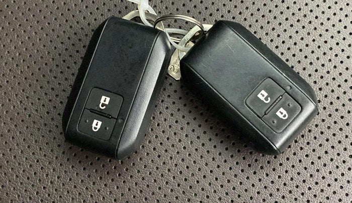 2022 Maruti Grand Vitara ALPHA SMART HYBRID AT, Petrol, Automatic, 32,497 km, Key Close Up
