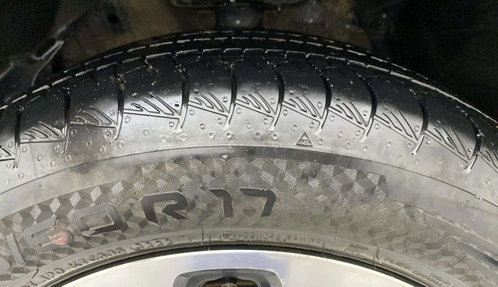 2022 Maruti Grand Vitara ALPHA SMART HYBRID AT, Petrol, Automatic, 32,497 km, Left Front Tyre Tread