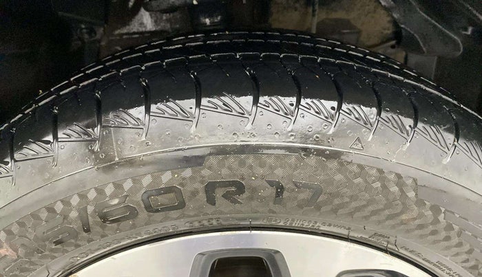 2022 Maruti Grand Vitara ALPHA SMART HYBRID AT, Petrol, Automatic, 32,497 km, Right Front Tyre Tread