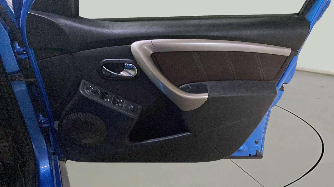 2019 Renault Duster 110 PS RXZ AMT DIESEL, Diesel, Automatic, 49,156 km, Driver Side Door Panels Control