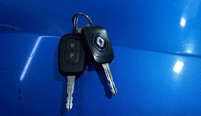 2019 Renault Duster 110 PS RXZ AMT DIESEL, Diesel, Automatic, 49,156 km, Key Close Up