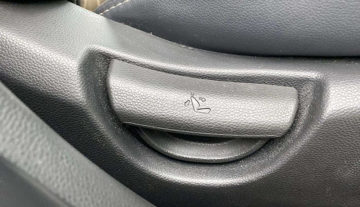 2018 Hyundai Grand i10 SPORTZ 1.2 KAPPA VTVT, Petrol, Manual, 27,591 km, Driver Side Adjustment Panel