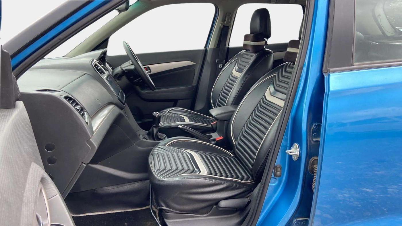 2016 Maruti Vitara Brezza ZDI PLUS DUAL TONE, Diesel, Manual, 1,26,131 km, Right Side Front Door Cabin
