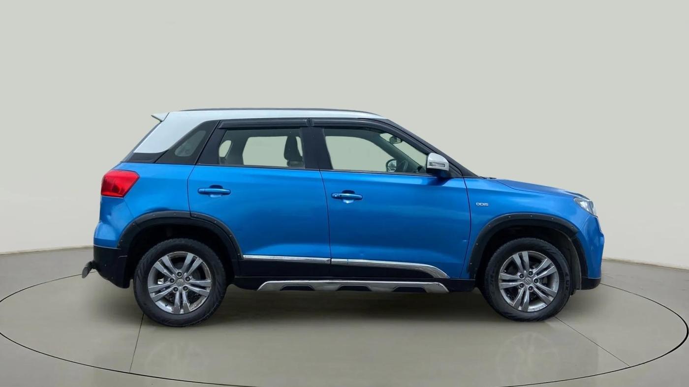 2016 Maruti Vitara Brezza ZDI PLUS DUAL TONE, Diesel, Manual, 1,26,131 km, Right Side View
