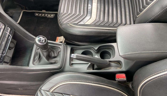 2016 Maruti Vitara Brezza ZDI PLUS DUAL TONE, Diesel, Manual, 1,26,066 km, Gear Lever