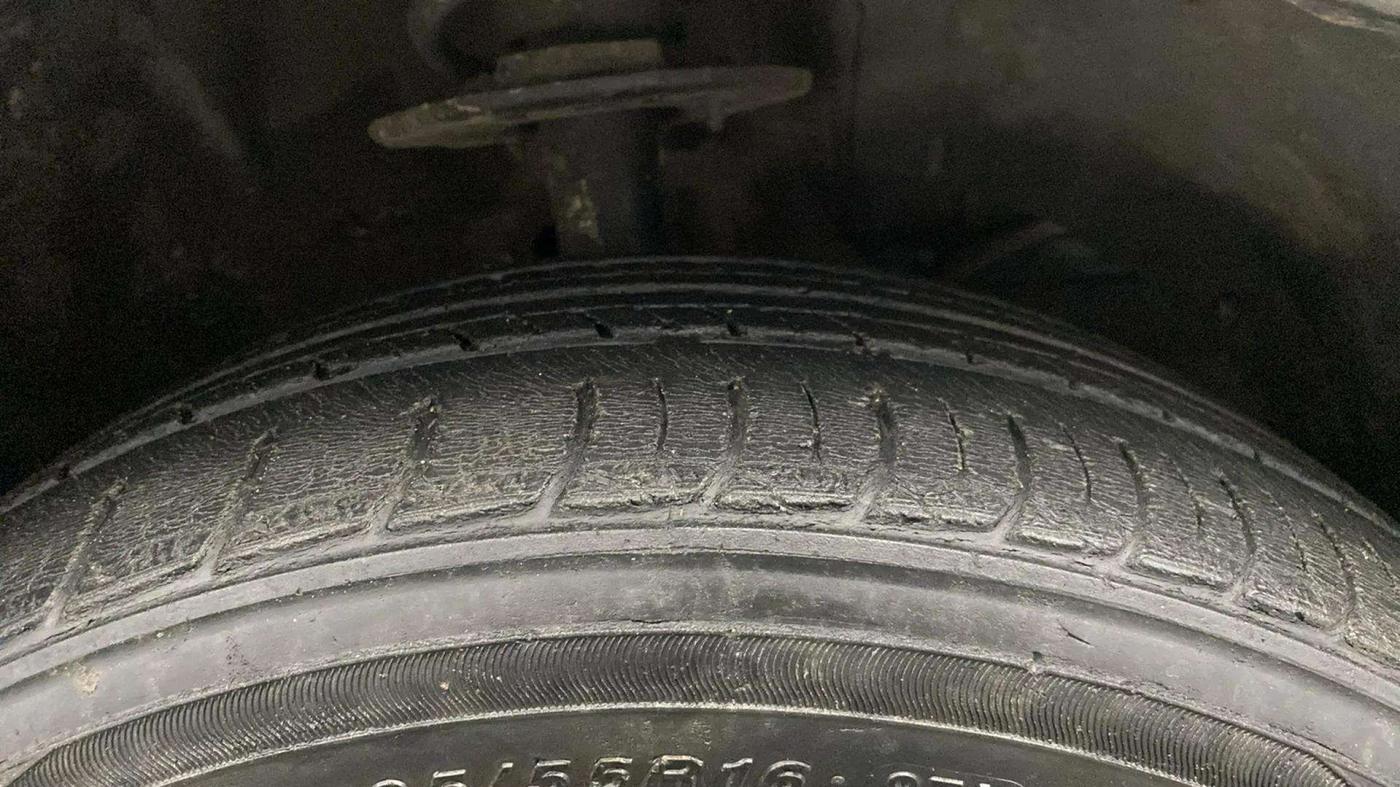 2018 Maruti Baleno ZETA DIESEL 1.3, Diesel, Manual, 81,173 km, Right Front Tyre Tread