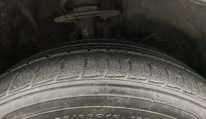 2018 Maruti Baleno ZETA DIESEL 1.3, Diesel, Manual, 81,173 km, Right Front Tyre Tread