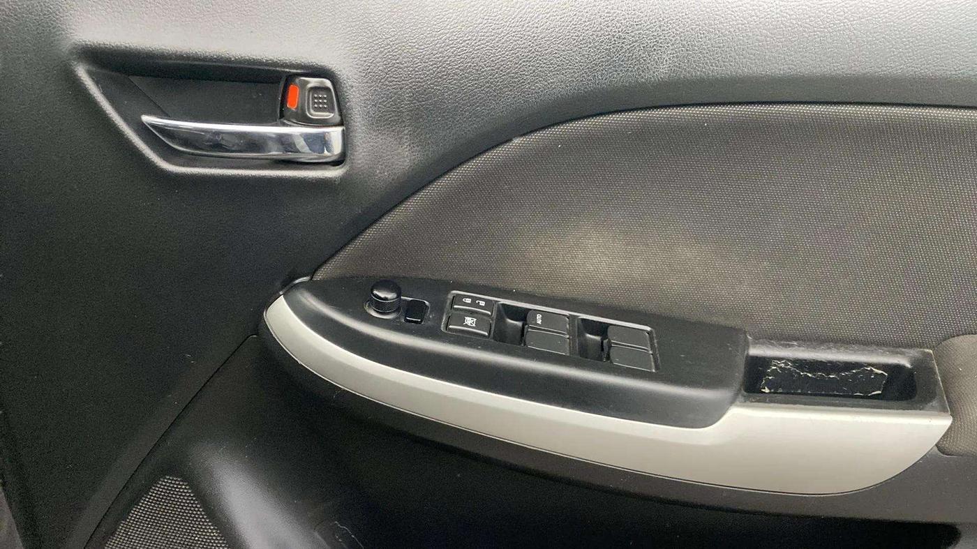 2018 Maruti Baleno ZETA DIESEL 1.3, Diesel, Manual, 81,173 km, Driver Side Door Panels Control