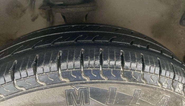 2016 Maruti Alto 800 LXI, Petrol, Manual, 70,090 km, Right Front Tyre Tread