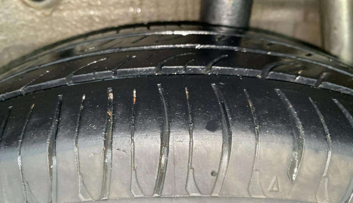 2015 Maruti Celerio ZXI, Petrol, Manual, 65,798 km, Left Rear Tyre Tread