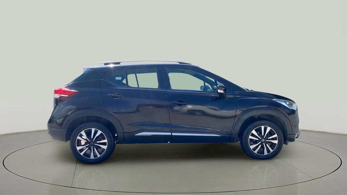 2022 Nissan Kicks XV 1.5, Petrol, Manual, 62,944 km, Right Side View