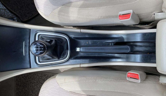 2019 Maruti Ciaz DELTA 1.5 SHVS MT PETROL, Petrol, Manual, 69,218 km, Gear Lever