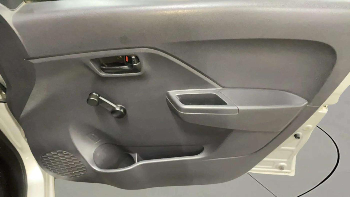 2023 Maruti Alto K10 LXI, Petrol, Manual, 27,073 km, Driver Side Door Panels Control