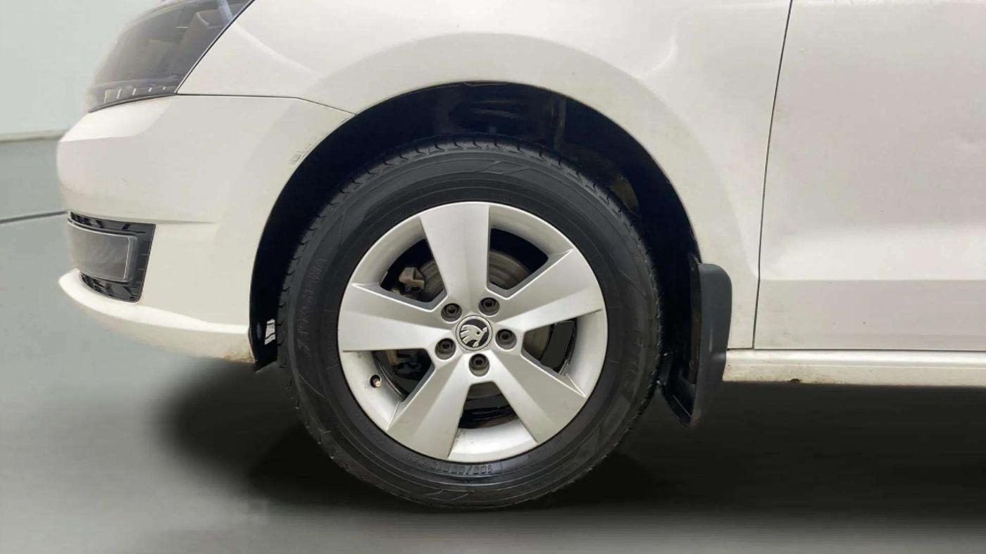 2019 Skoda Rapid AMBITION 1.6 MPI MT, Petrol, Manual, 60,848 km, Left Front Wheel