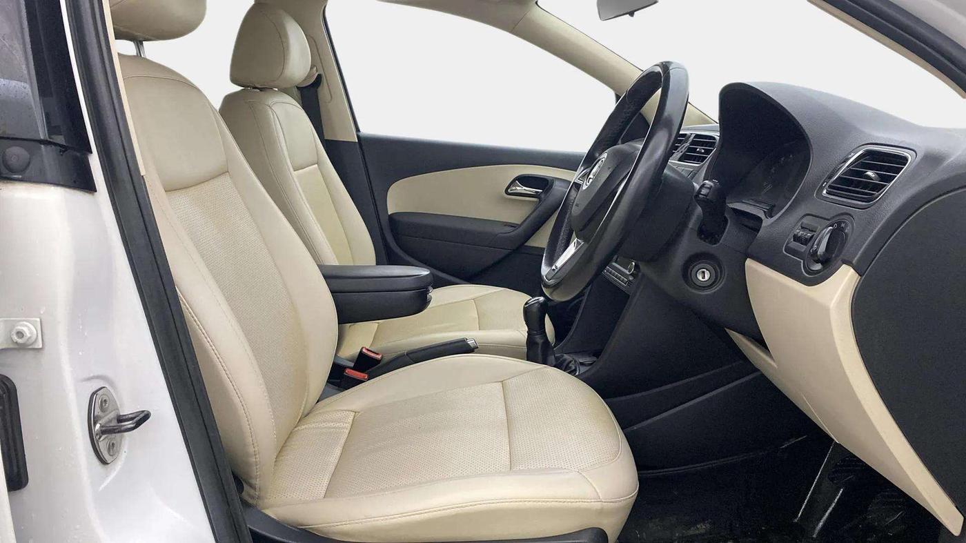 2019 Skoda Rapid AMBITION 1.6 MPI MT, Petrol, Manual, 60,848 km, Right Side Front Door Cabin