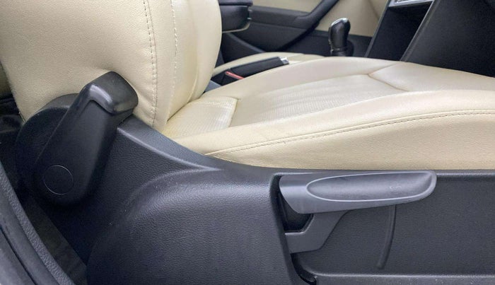 2019 Skoda Rapid AMBITION 1.6 MPI MT, Petrol, Manual, 60,848 km, Driver Side Adjustment Panel