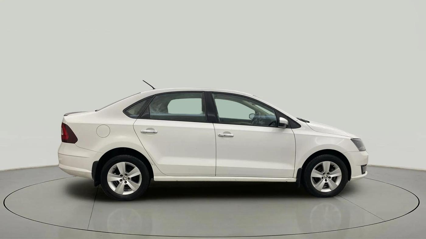 2019 Skoda Rapid AMBITION 1.6 MPI MT, Petrol, Manual, 60,848 km, Right Side View