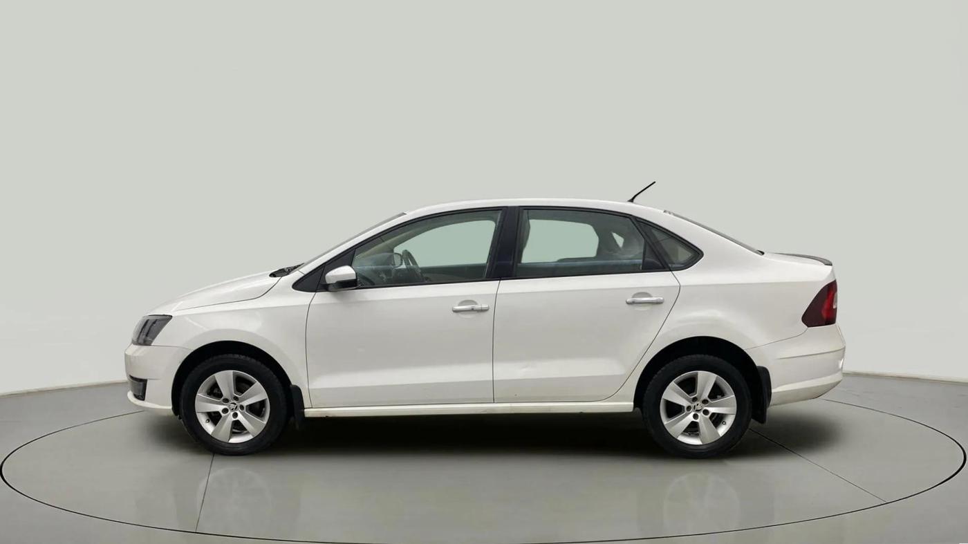 2019 Skoda Rapid AMBITION 1.6 MPI MT, Petrol, Manual, 60,848 km, Left Side