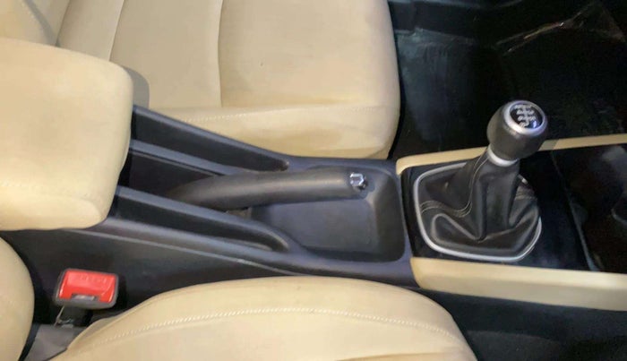 2024 Honda City 1.5L I-VTEC V, Petrol, Manual, 22,886 km, Gear Lever