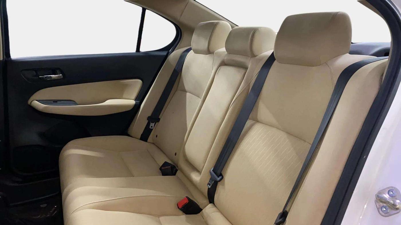 2024 Honda City 1.5L I-VTEC V, Petrol, Manual, 22,934 km, Right Side Rear Door Cabin