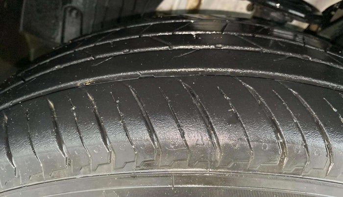2024 Renault Kiger RXZ TURBO CVT, Petrol, Automatic, 11,862 km, Left Front Tyre Tread