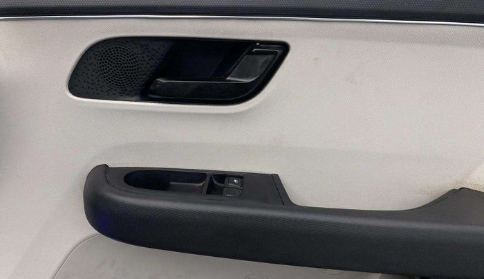 2021 Tata ALTROZ XE PLUS PETROL, Petrol, Manual, 8,725 km, Driver Side Door Panels Control