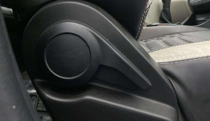 2021 Tata ALTROZ XE PLUS PETROL, Petrol, Manual, 8,725 km, Driver Side Adjustment Panel