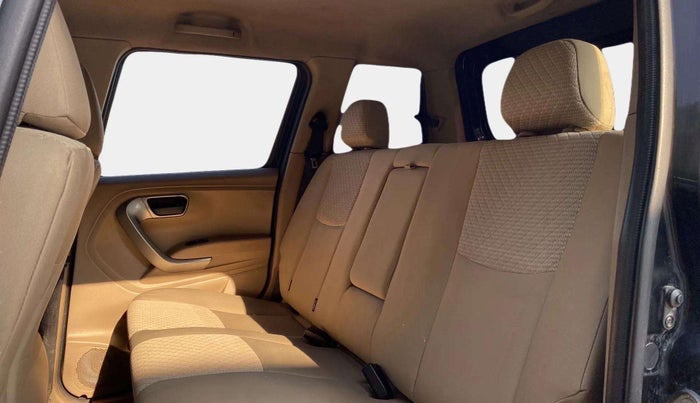 2022 Mahindra BOLERO NEO N10 R, Diesel, Manual, 53,480 km, Right Side Rear Door Cabin