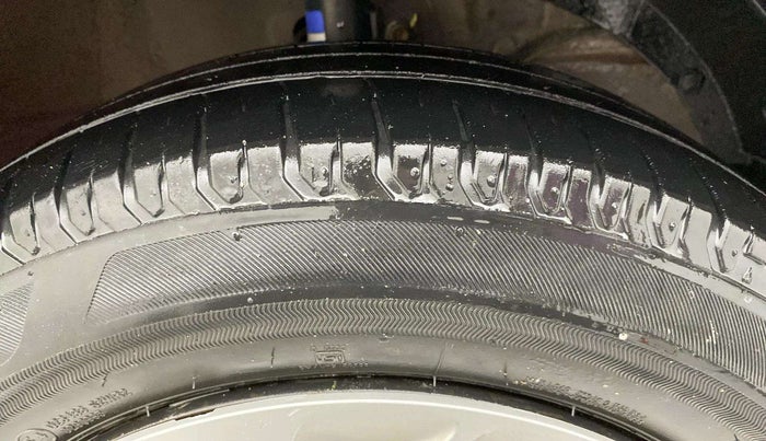 2020 Maruti Ertiga VXI SHVS, Petrol, Manual, 58,311 km, Right Front Tyre Tread