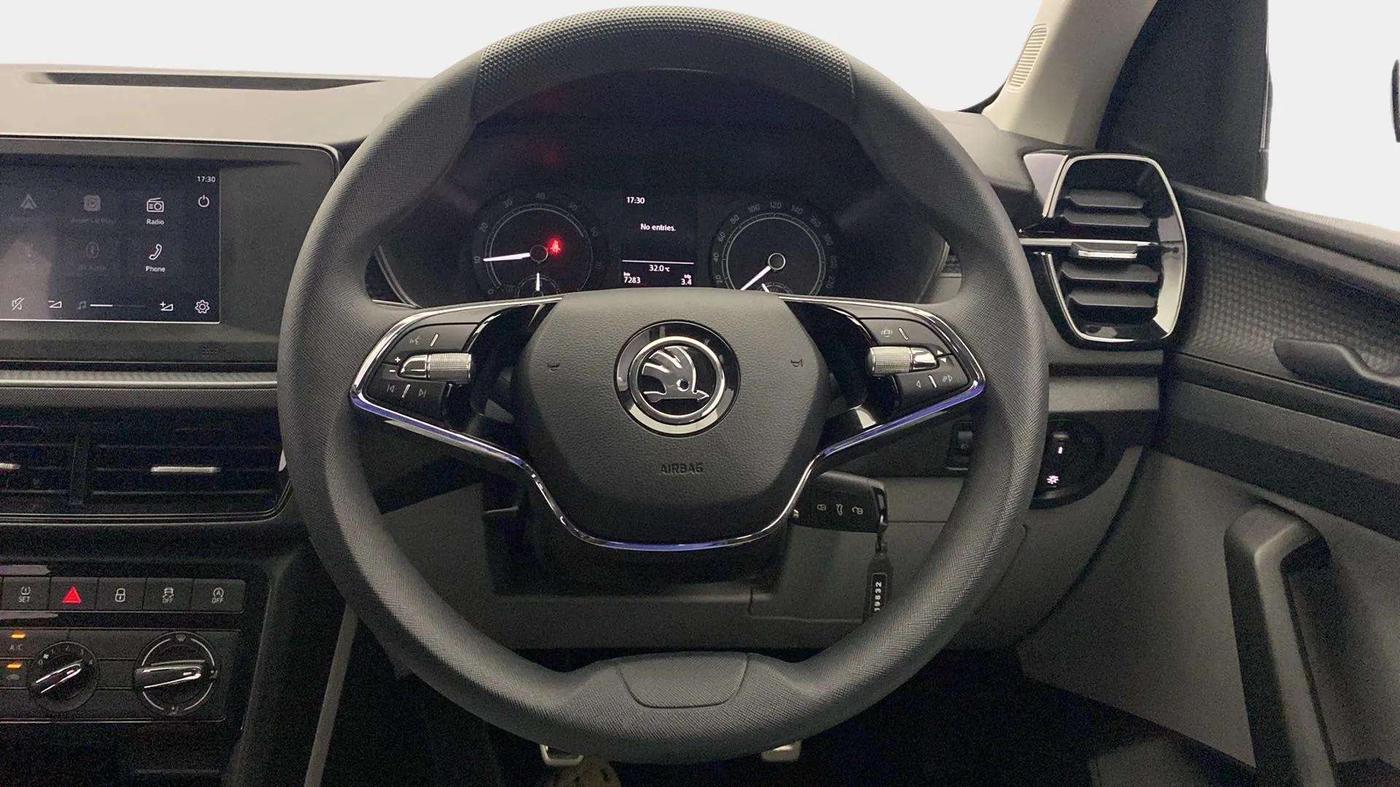 2024 Skoda KUSHAQ ACTIVE 1.0L TSI MT, Petrol, Manual, 7,367 km, Steering Wheel Close Up
