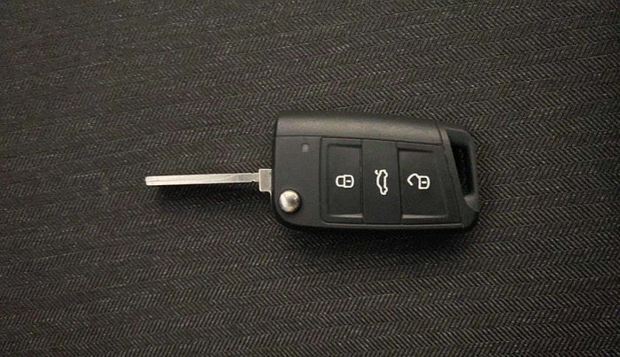 2024 Skoda KUSHAQ ACTIVE 1.0L TSI MT, Petrol, Manual, 7,279 km, Key Close Up