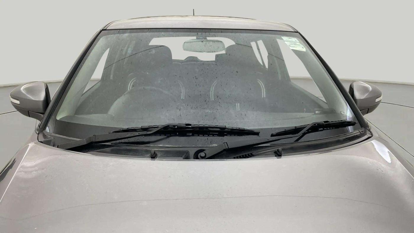 2017 Maruti Swift VXI, Petrol, Manual, 54,464 km, Front Windshield