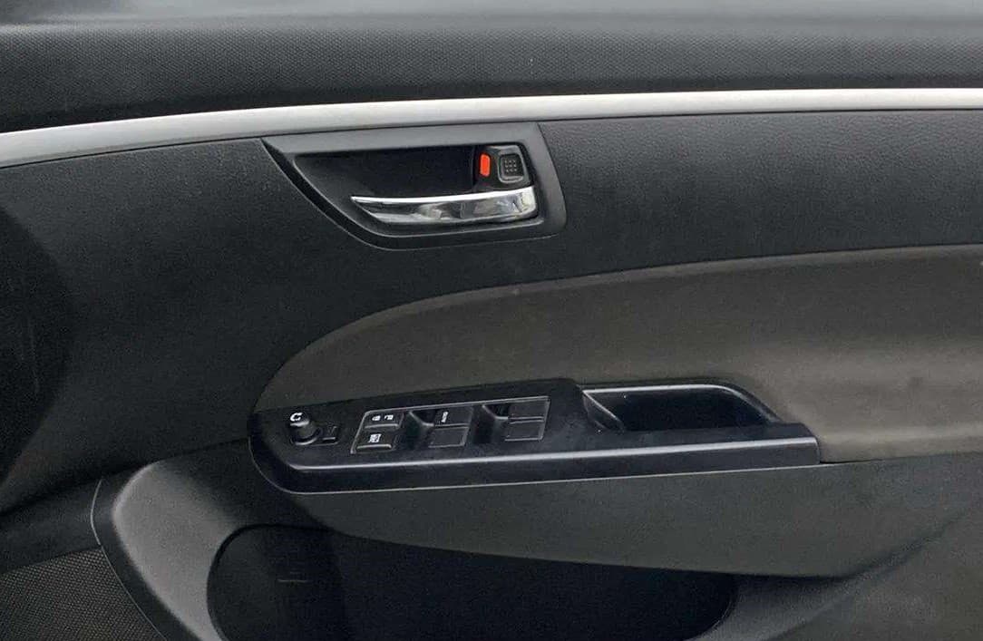 2017 Maruti Swift VXI, Petrol, Manual, 54,464 km, Driver Side Door Panels Control