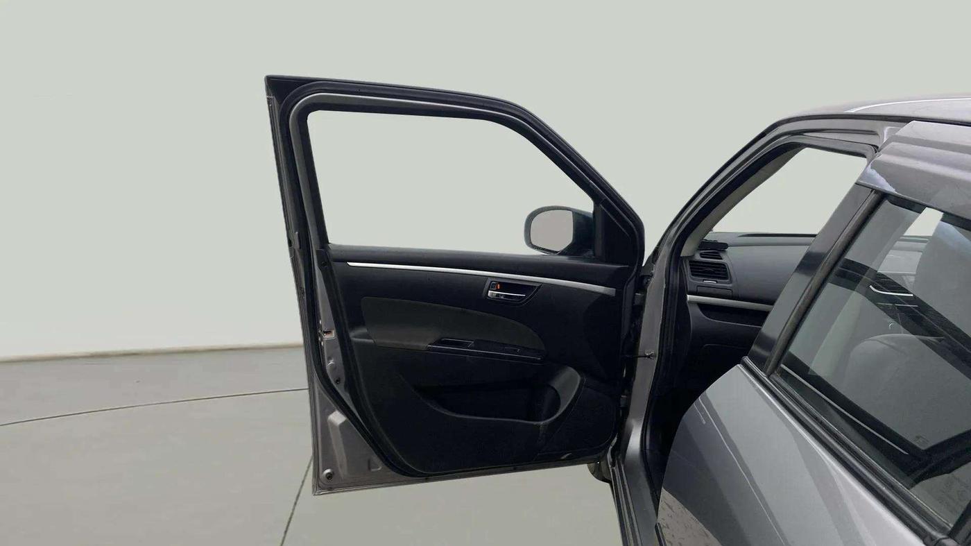 2017 Maruti Swift VXI, Petrol, Manual, 54,464 km, LHS Front Door