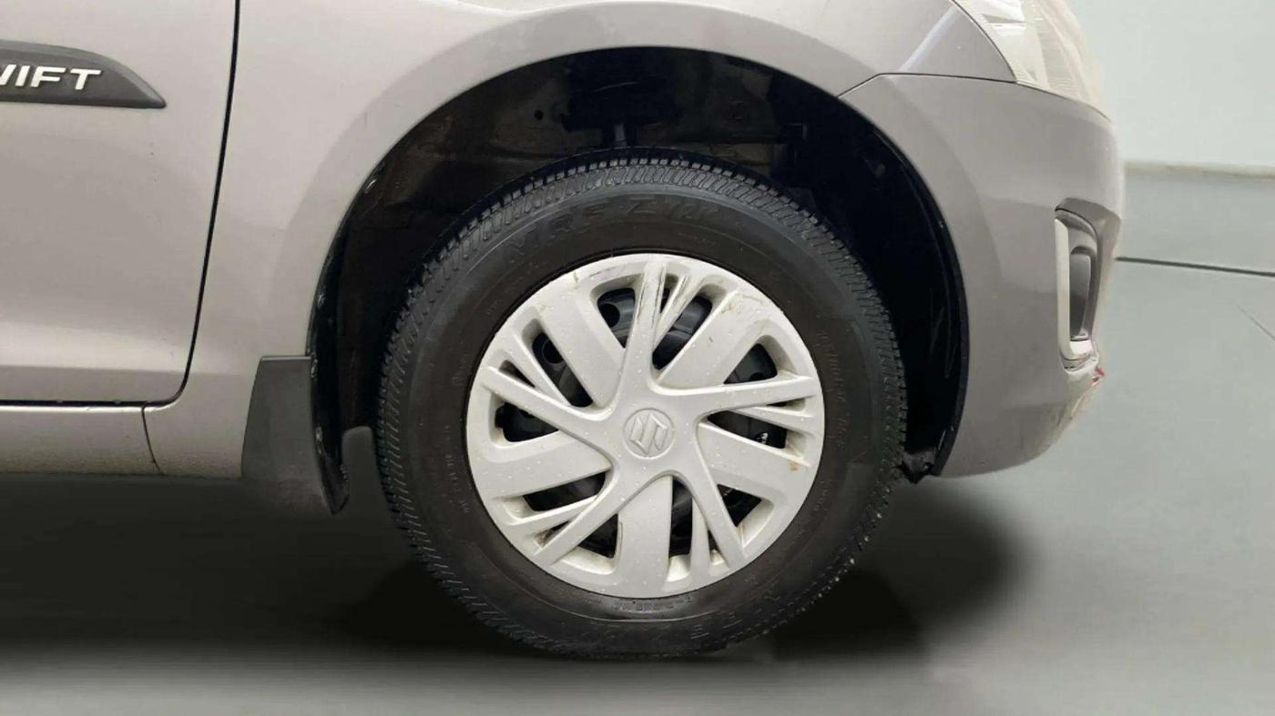 2017 Maruti Swift VXI, Petrol, Manual, 54,464 km, Right Front Wheel