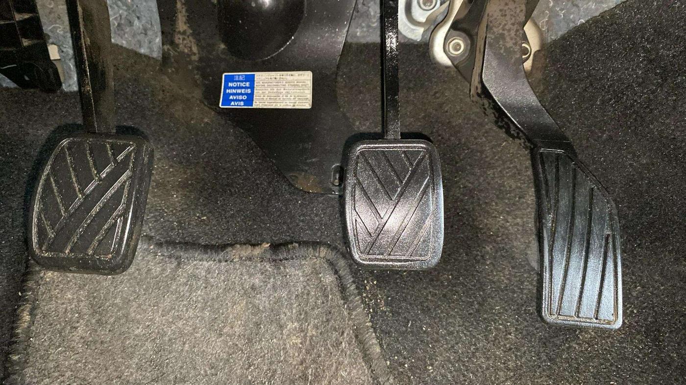 2017 Maruti Swift VXI, Petrol, Manual, 54,464 km, Pedals