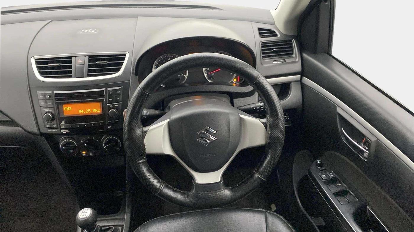 2017 Maruti Swift VXI, Petrol, Manual, 54,464 km, Steering Wheel Close Up