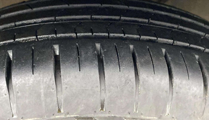 2022 Maruti Dzire ZXI, Petrol, Manual, 20,894 km, Right Front Tyre Tread