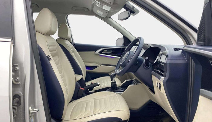 2023 KIA CARENS Luxury 1.5 Diesel iMT 7 STR, Diesel, Manual, 49,445 km, Right Side Front Door Cabin