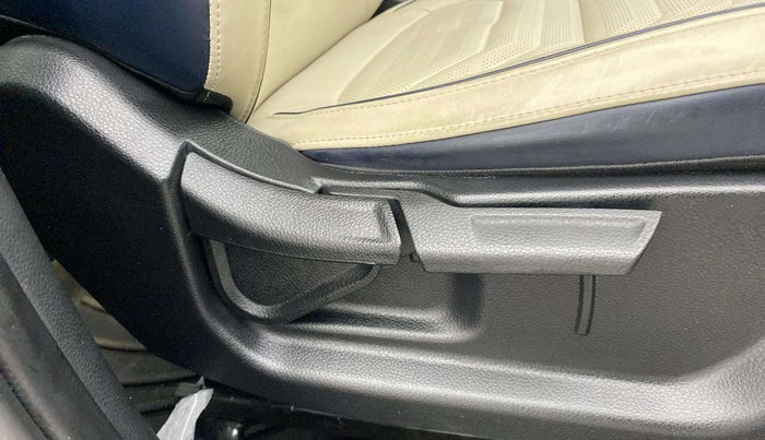 2023 KIA CARENS Luxury 1.5 Diesel iMT 7 STR, Diesel, Manual, 49,445 km, Driver Side Adjustment Panel