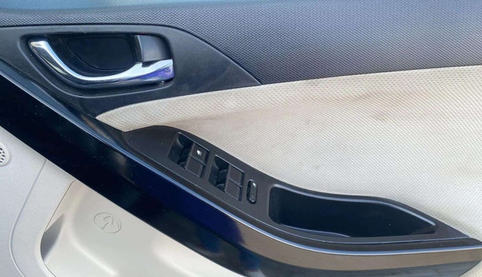 2020 Tata NEXON XZ PLUS (O) DIESEL, Diesel, Manual, 34,176 km, Driver Side Door Panels Control